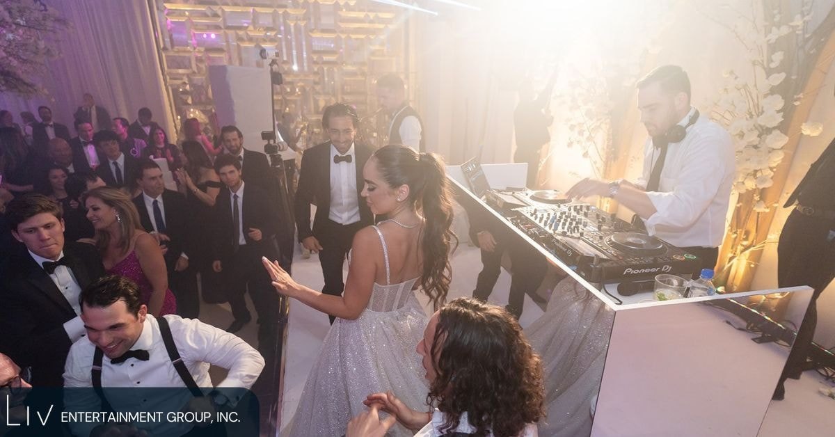 The Cost of a Wedding Band vs DJ (photo 5)