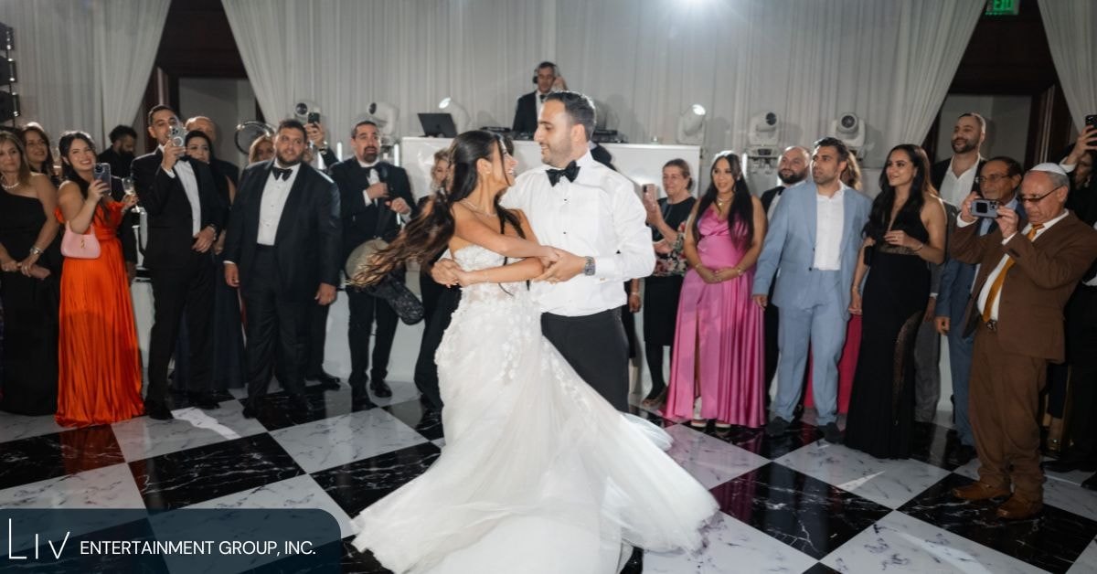 Rock and Roll Wedding Music for an Epic Celebration (photo 6)