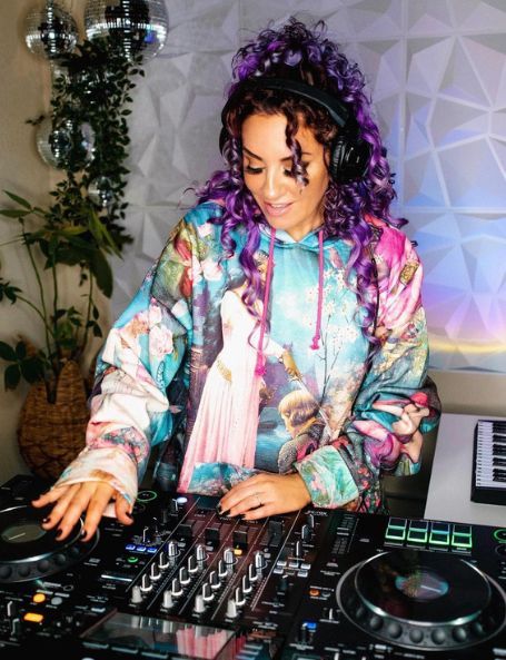 Corporate party dj 1