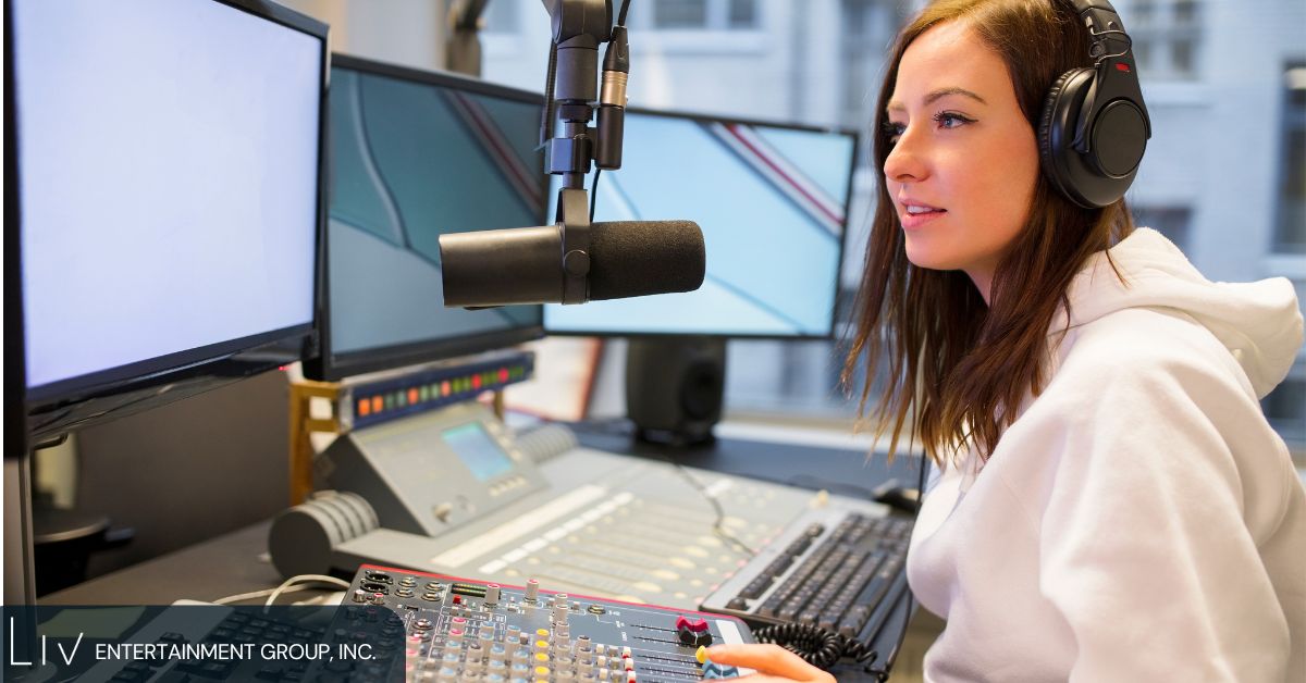 Types of DJ Sets: What’s the Difference Between DJ Set and Live?